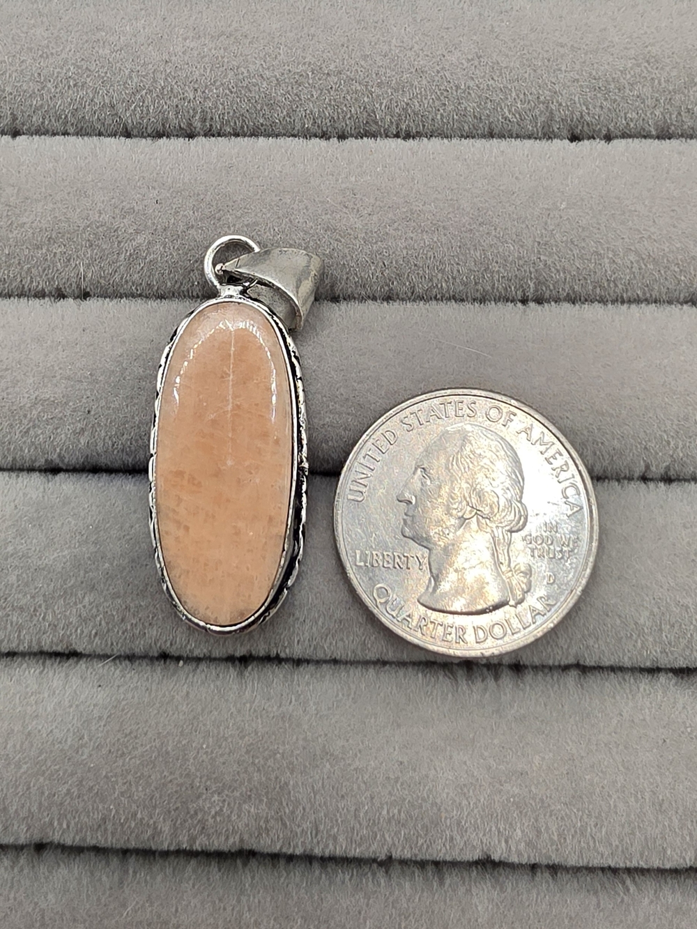 Silver Plated Peach Oval Stone Pendant Necklace - Unbranded